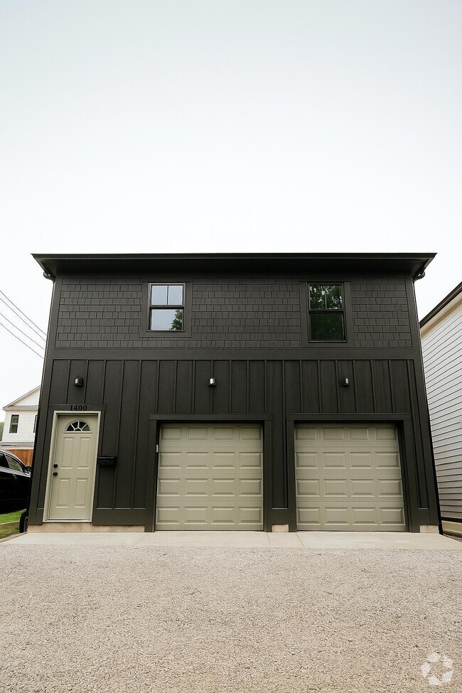 Building Photo - 1460 Hamlet St
