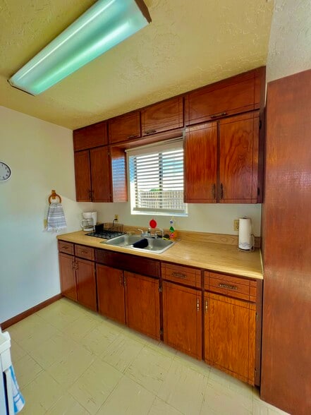 Building Photo - 3058 Tenorio Dr