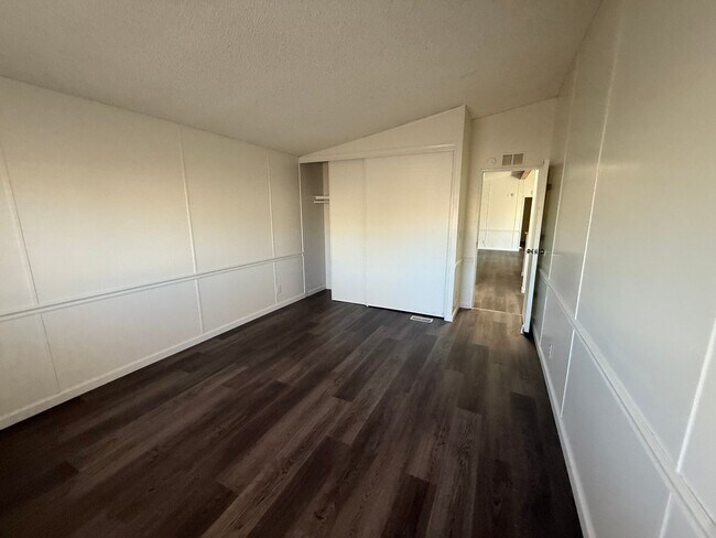 Building Photo - Large Remodeled Doublewide with 2 Car Garage.