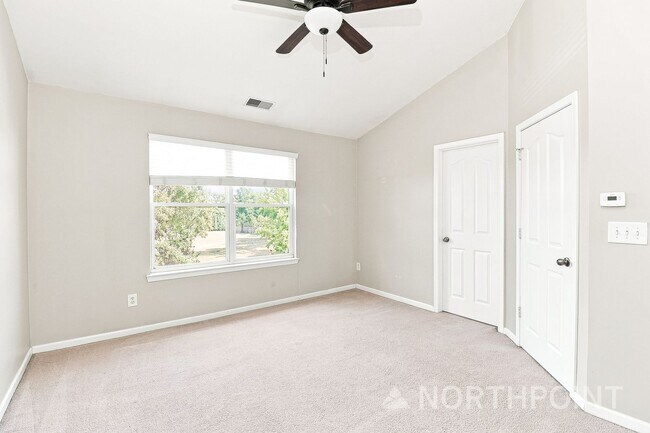 Building Photo - 9311 Greenheather Dr