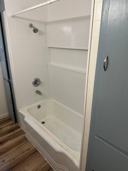 Building Photo - 516 N 5th Ave