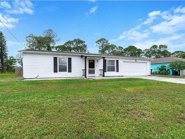 Building Photo - 181 SE Fallon Dr