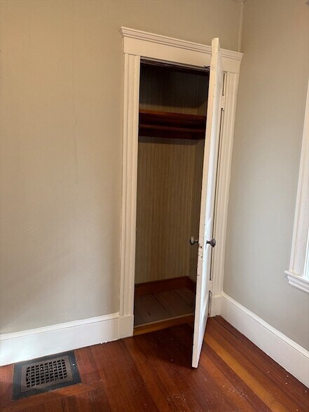 Building Photo - 49 St Margaret St