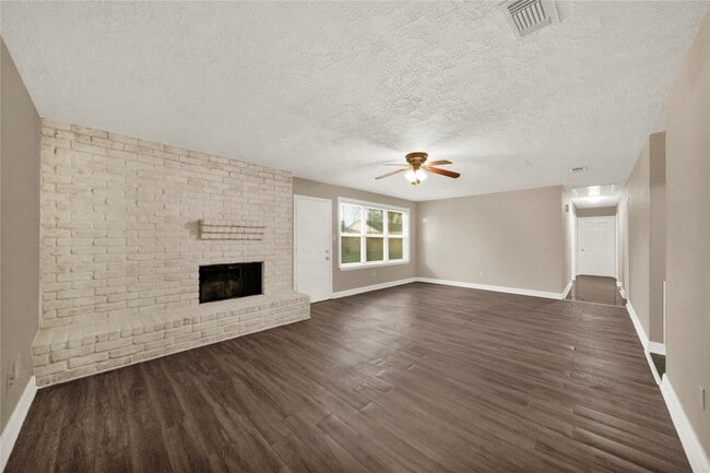 Building Photo - 14215 Barrone Dr