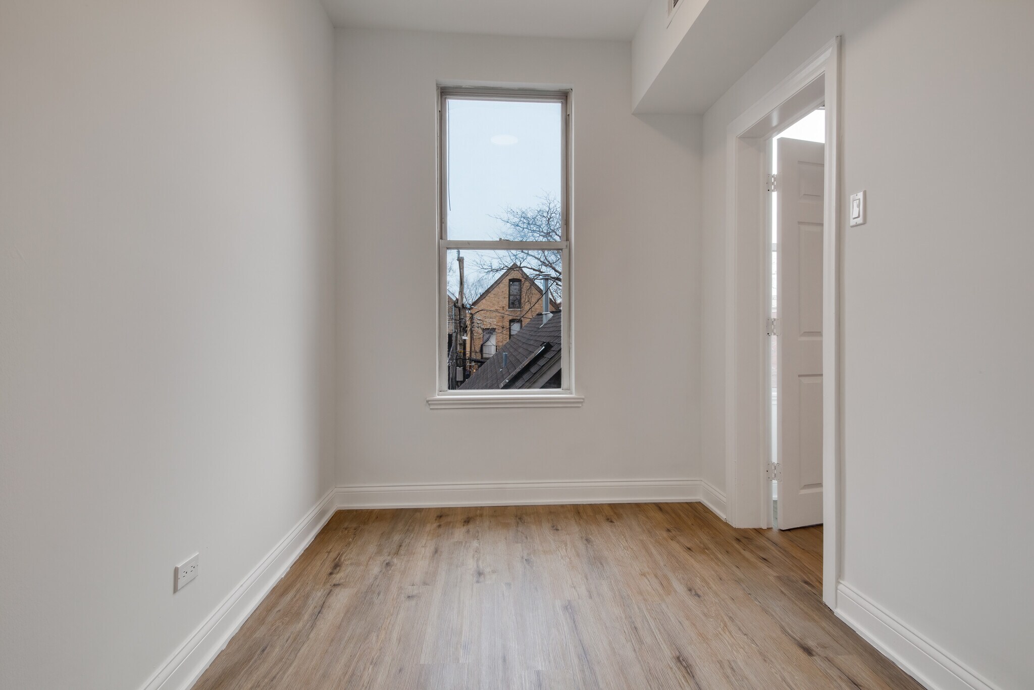 Building Photo - 2029 N Damen Ave