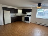 Building Photo - 28 Losson Garden Dr
