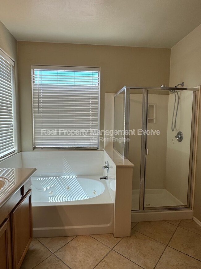 Building Photo - 15440 W Jefferson St