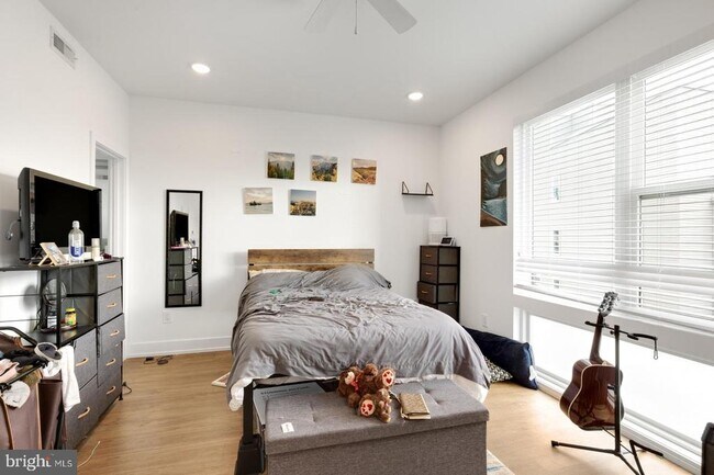 Building Photo - 1341 N Marston St