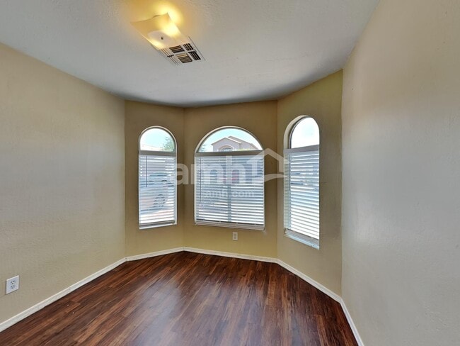 Building Photo - 4509 E Windsong Dr