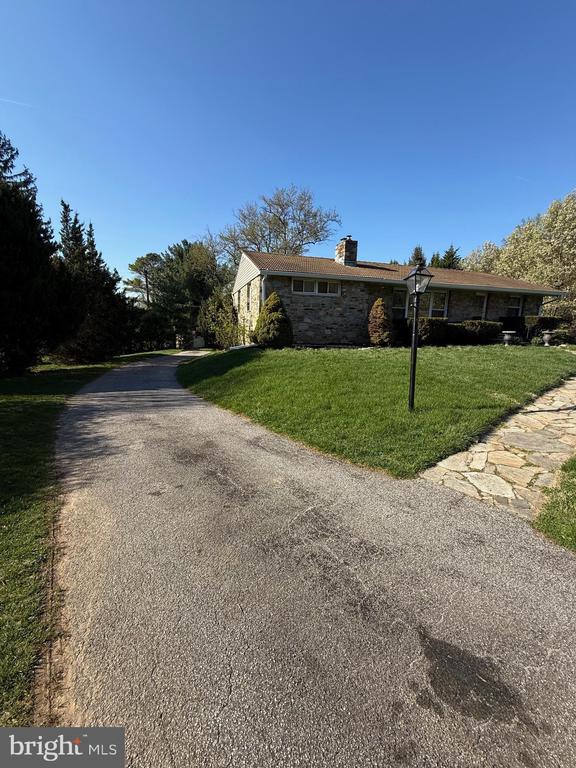 Building Photo - 536 Hampton Ln