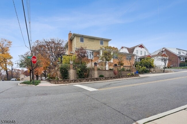 Building Photo - 3 Witherspoon St