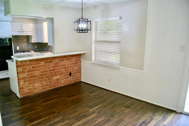 Building Photo - 5711 Southminster Dr