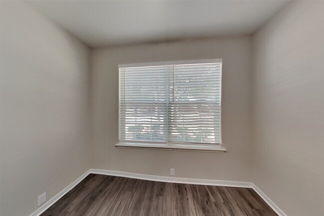 Building Photo - 10406 E Summit Canyon Dr