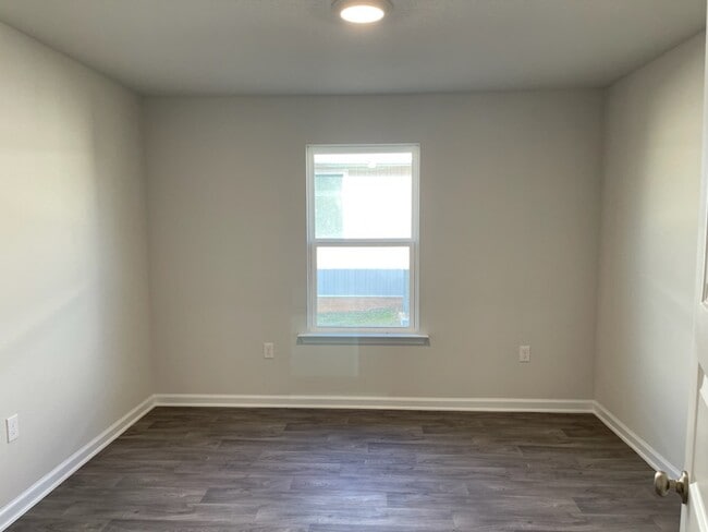 Building Photo - 10436 Ruffian Rte