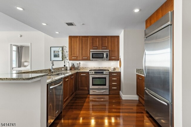 Building Photo - 8100 River Rd