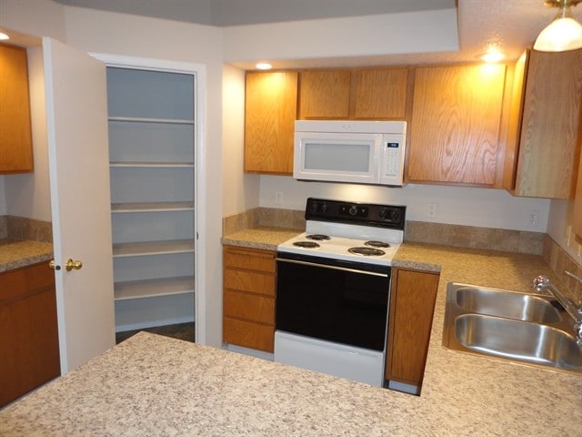 Building Photo - 2401 Louisiana Pl