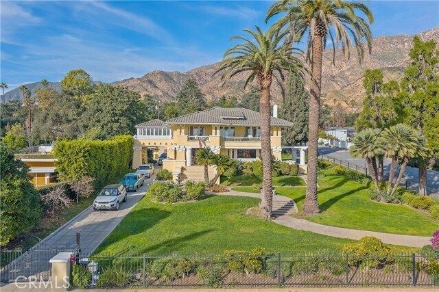 Building Photo - 1325 E Altadena Dr