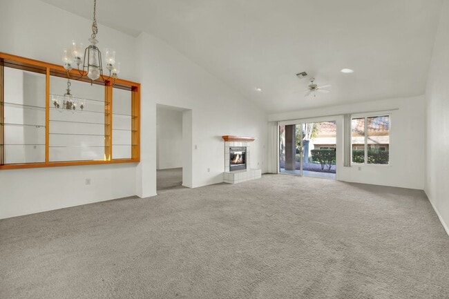Building Photo - A Must See!!! Beautiful 2/2 home!!! Summerlin!!
