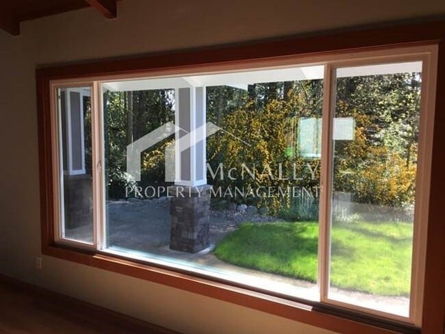 Building Photo - 3 bedroom Craftsman Home near Narrows & Uptown