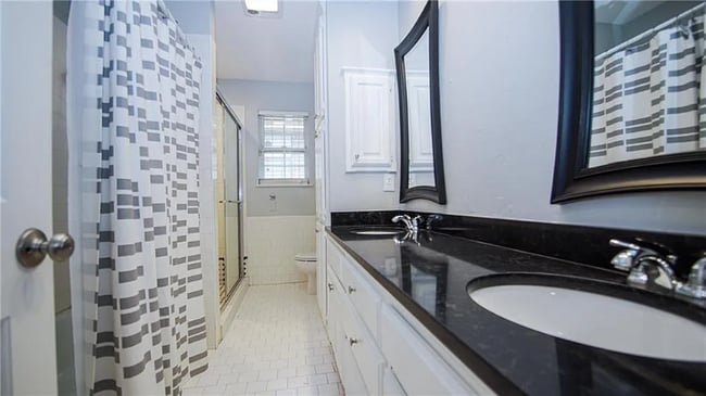 Building Photo - 404 Timberdale Dr