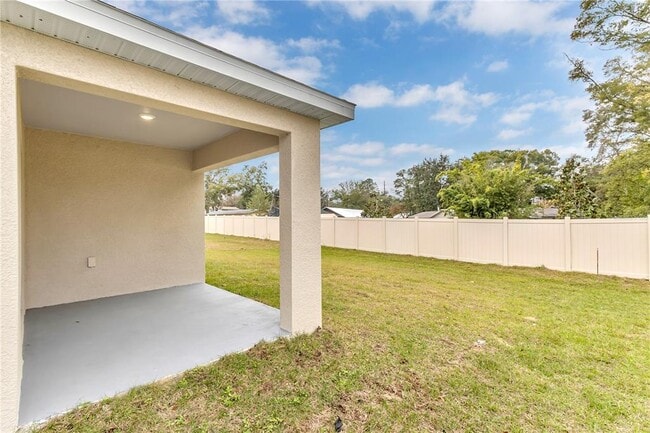 Building Photo - 2924 NE 20th Ter