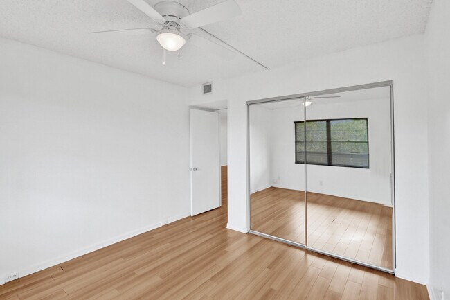 Building Photo - 1501 Cayman Way