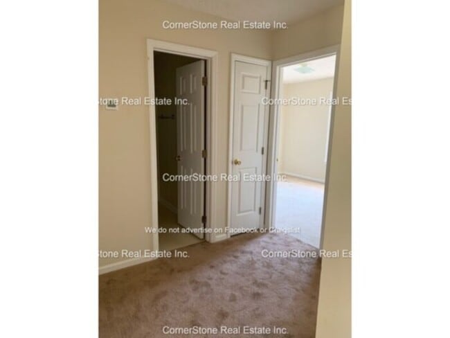 Building Photo - 6329 Foxlake Dr