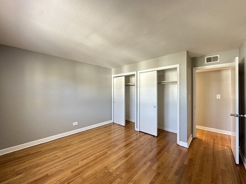 Building Photo - 4924 Mulford St