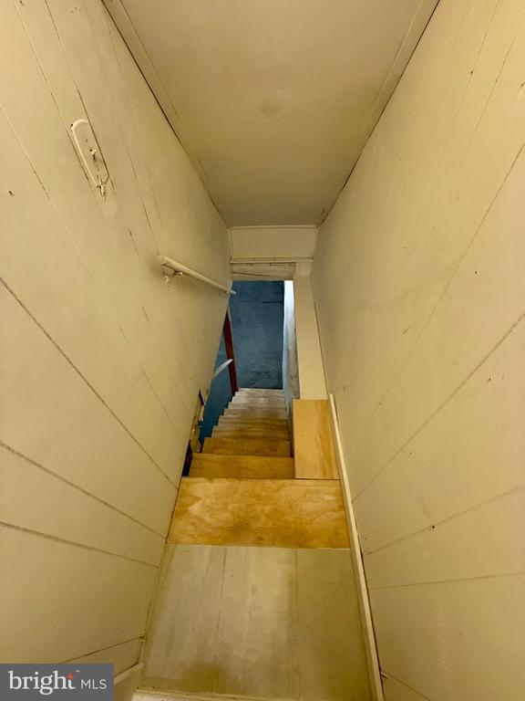 Building Photo - 1249 E Oxford St