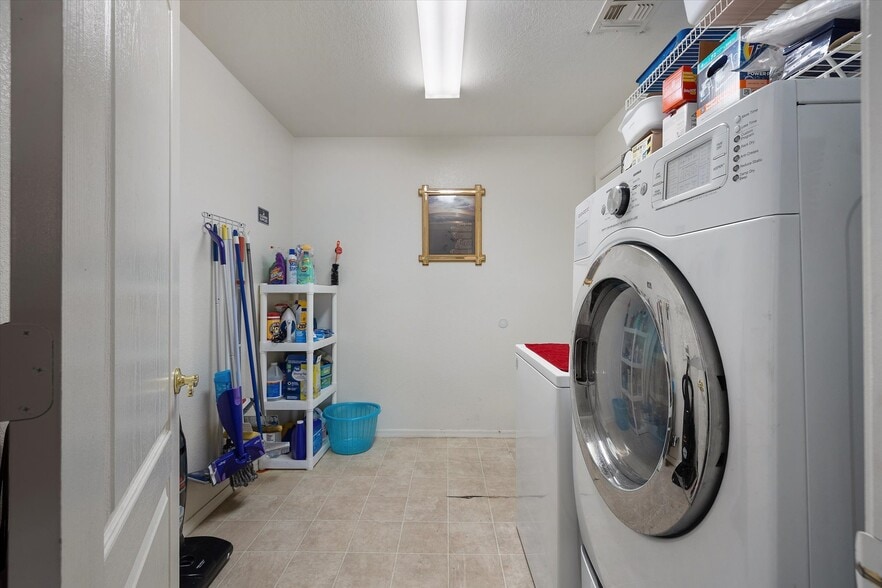 Building Photo - 7646 E Covina St