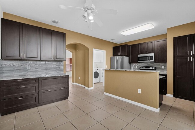 Building Photo - 2641 SW 120th Terrace