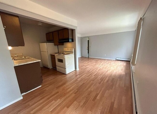 Building Photo - 16480 E 9 Mile Rd