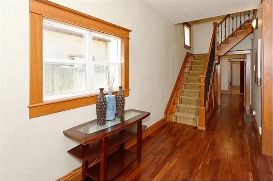 Building Photo - 1373 Osceola St