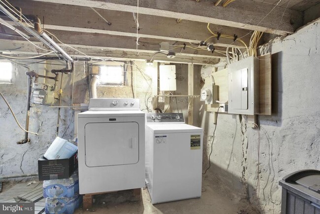 Building Photo - 203 Wilder St