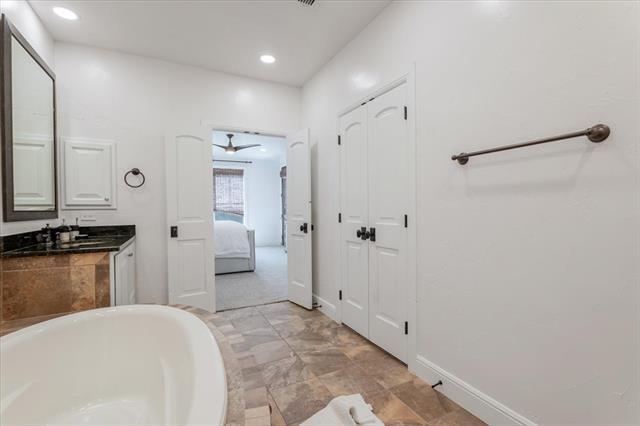 Building Photo - 1653 Scenic Dr