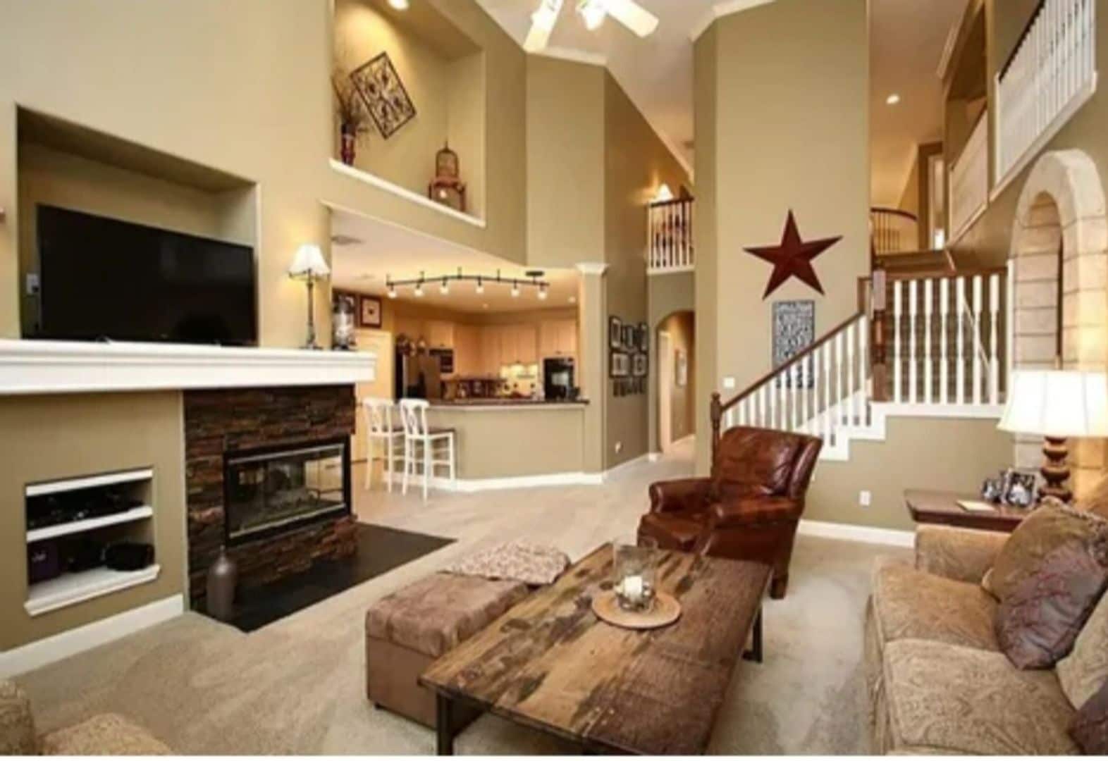Building Photo - 5714 Sunset Oak