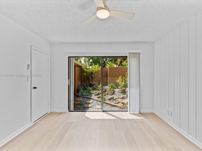 Building Photo - 203 Bonnie Brae Way