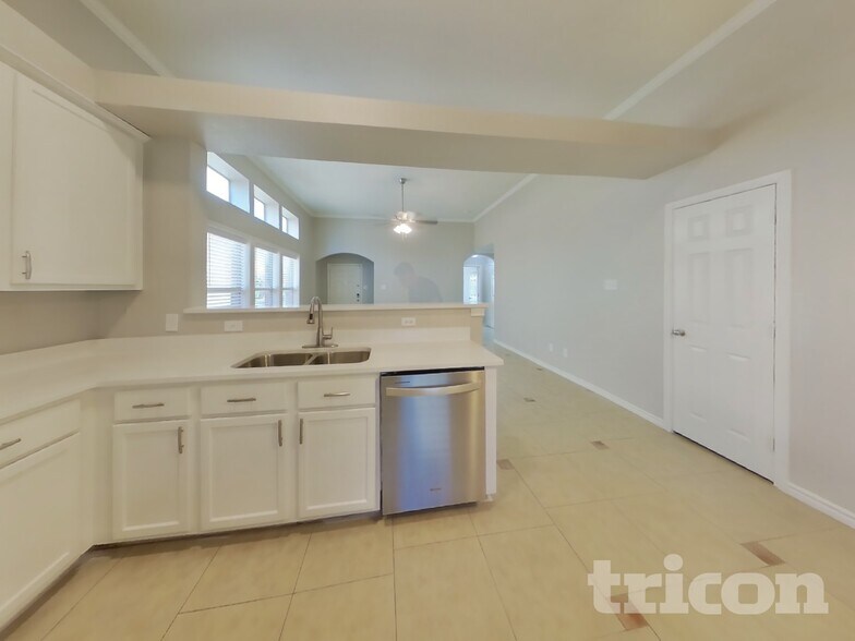 Building Photo - 8919 Wild Rose Ln