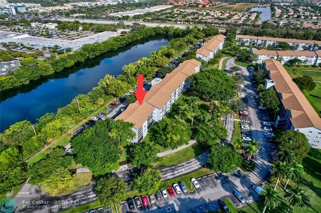 Building Photo - 12600 SW 5th Ct
