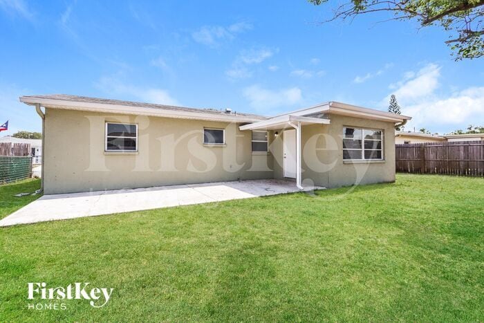Building Photo - 8241 Hixton Dr