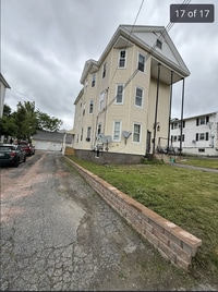Building Photo - Beautiful 3 Bedroom 1 Bath Apartment Located in Worcester, MA