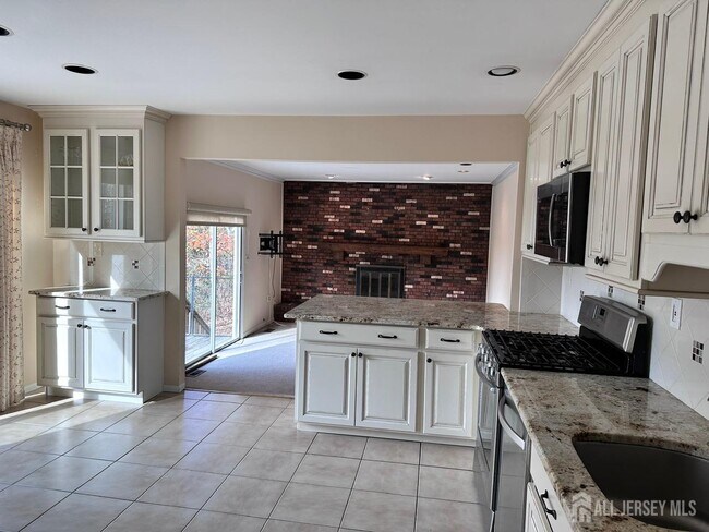 Building Photo - 4 Eric Ln