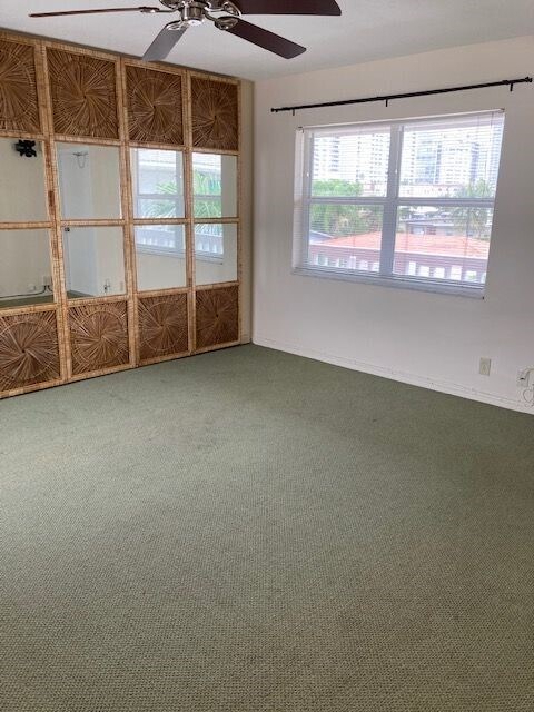 Building Photo - 221 NE Plantation Rd