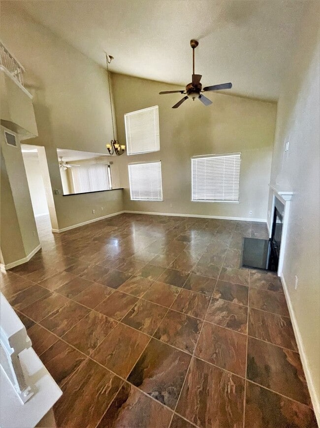 Building Photo - Nicely updated and well maintained home in the Meadowhawk subdivision!