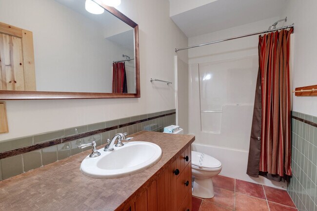 Building Photo - 28 Yellow Birch Cir