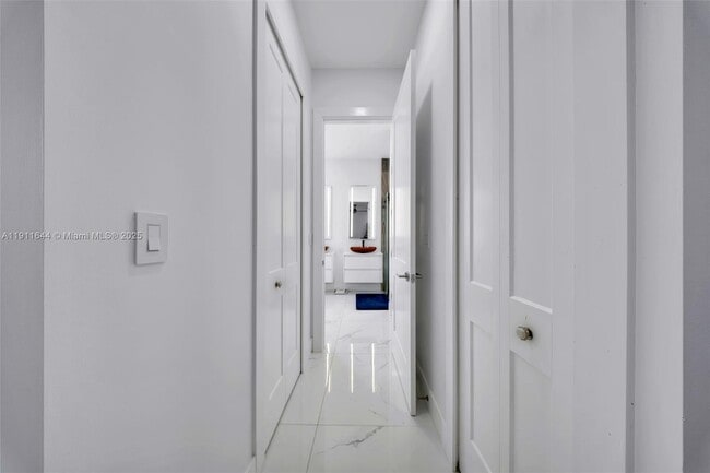 Building Photo - 1550 SW 89th Ct