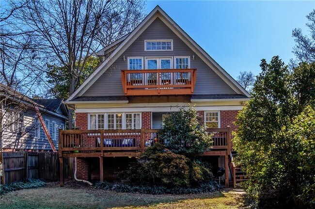 Building Photo - 628 Cooledge Ave NE