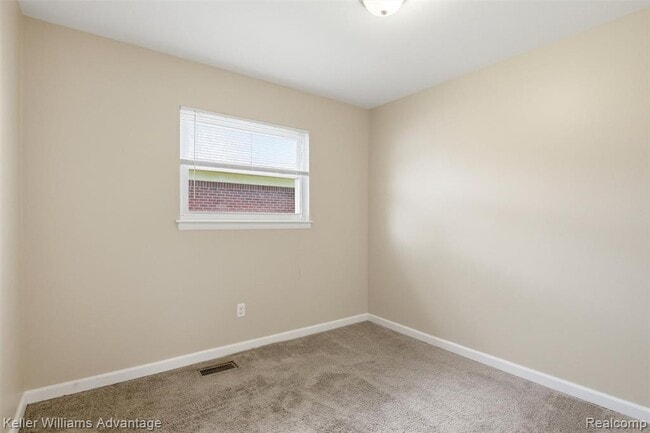 Building Photo - 7435 Lathers St