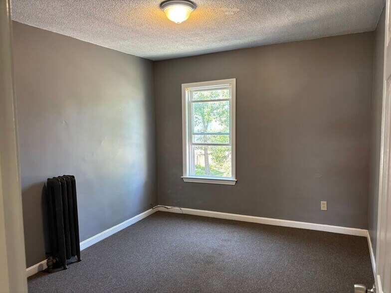 bedroom 2 - 2 Parkin Ave