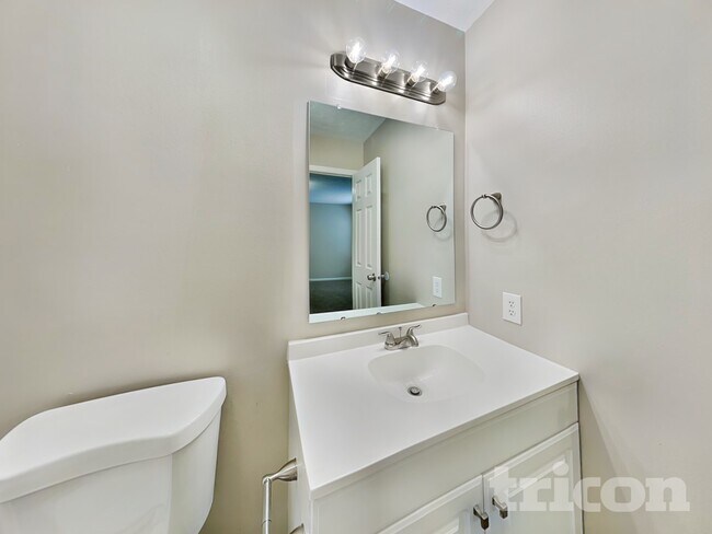 Building Photo - 1102 Berwyn Rd